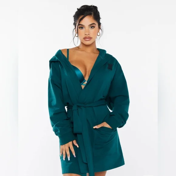 NWT!! Forever Savage Showgirl Short Robe S/XS - Picture 1 of 7